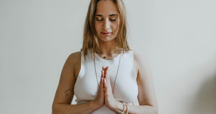 2 meditation techniques to reduce stress and anxiety to feel more relaxed and centered.