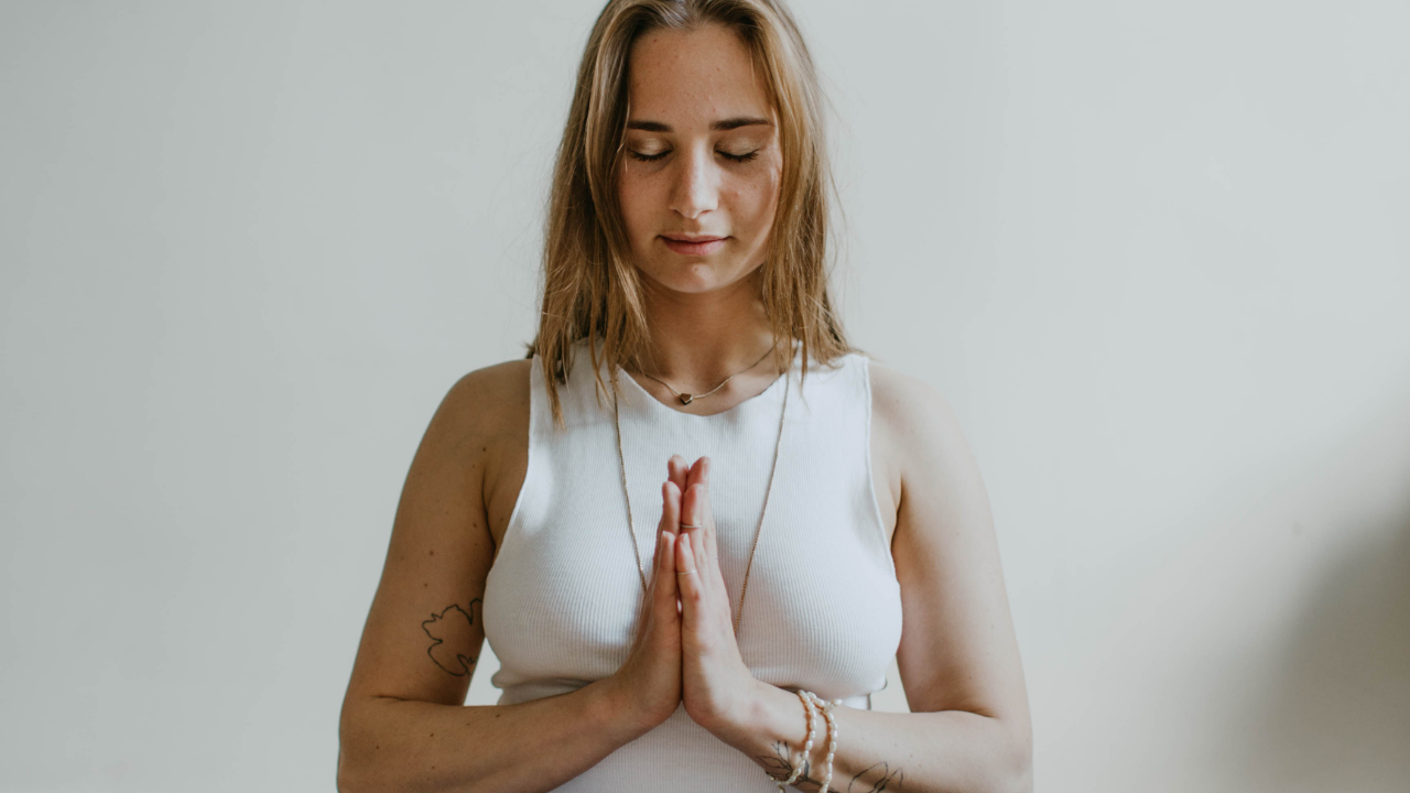 2 meditation techniques to reduce stress and anxiety to feel more relaxed and centered.